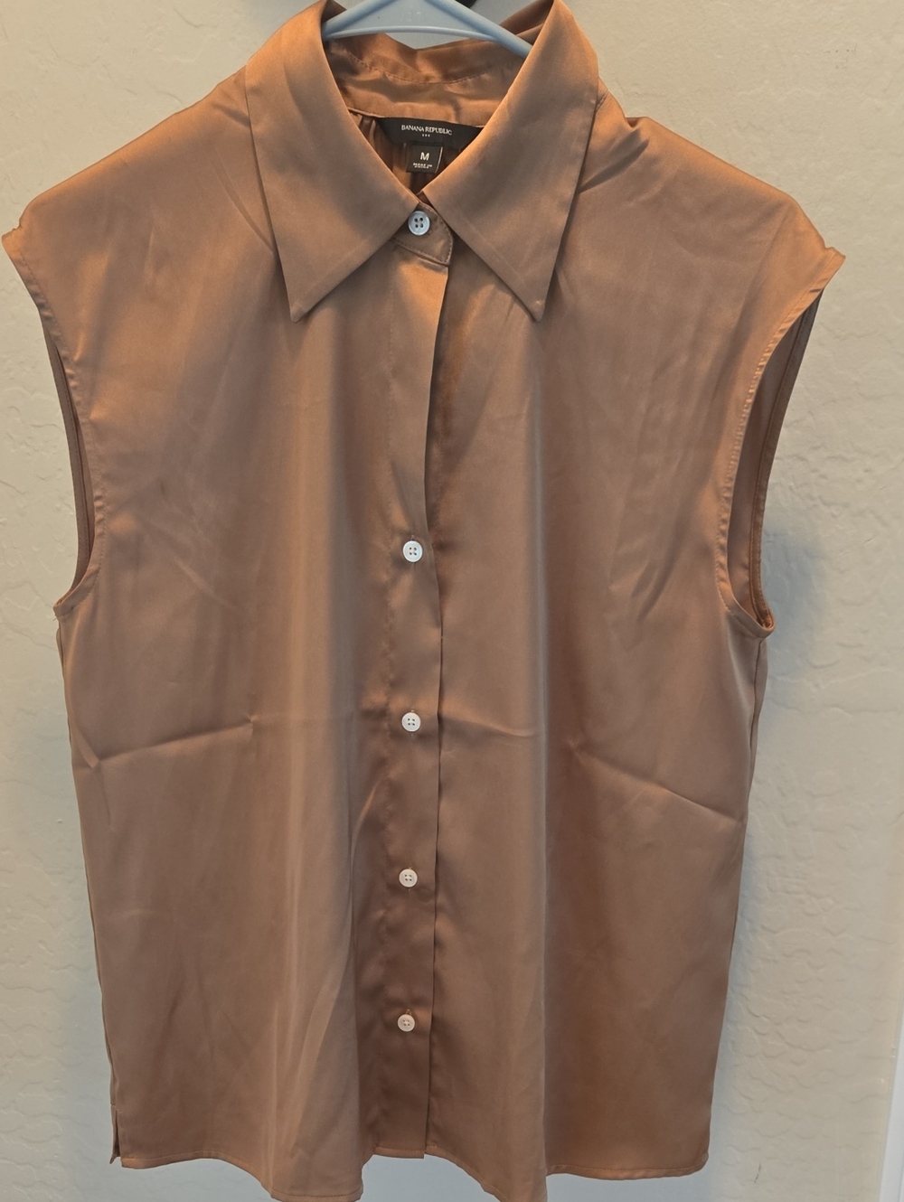 Banana Republic Sleeveless Button-Down Blouse Taupe Brown Size M